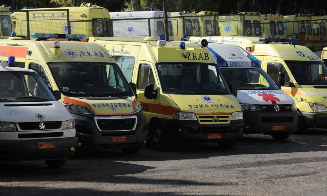 ΕΚΑΒ: Έκτακτη στάση εργασίας με αφορμή επίθεση που δέχθηκε διασώστης στη Σαλαμίνα