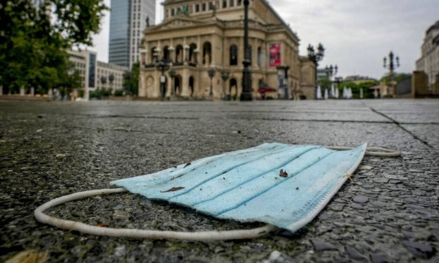 Γαλλία: Τέλος η μάσκα και στα μέσα μαζικής μεταφοράς