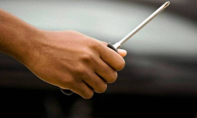 Θεσσαλονίκη: Άνδρας τραυμάτισε με κατσαβίδι 73χρονο μπροστά στην 8χρονη εγγονή του