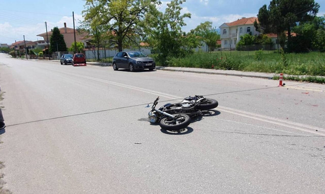 Κοζάνη: Αγωνία για 13χρονο που τραυματίστηκε σοβαρά σε τροχαίο – Ήταν σε μηχανή με τον πατέρα του