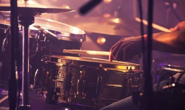 Στο εδώλιο πρώην συνεργάτης των Πυξ Λαξ για αποπλάνηση ανηλίκου