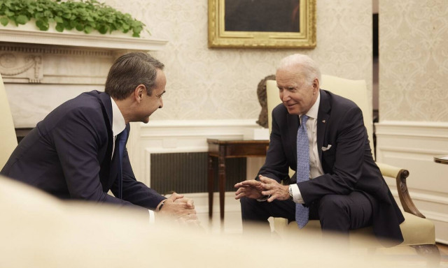 Ο Μητσοτάκης έδειξε στον Μπάιντεν χάρτη με τη «Γαλάζια Πατρίδα» της Τουρκίας