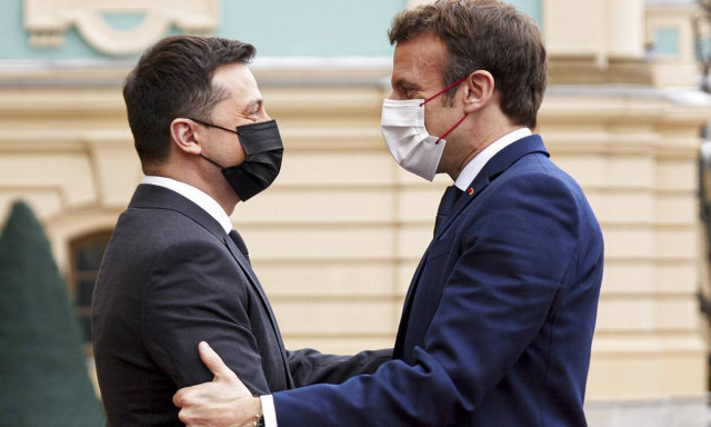 Μακρόν σε Ζελένσκι: Οι παραδόσεις γαλλικών όπλων στην Ουκρανία θα εντατικοποιηθούν