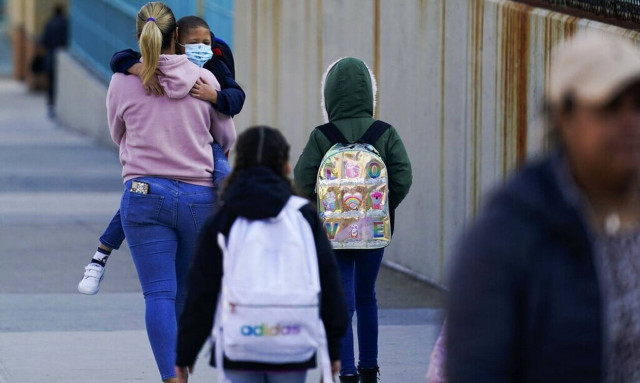 ΔΝT - Πανδημία: Το κλείσιμο των σχολείων μπορεί να έχει διαρκή οικονομική επίπτωση