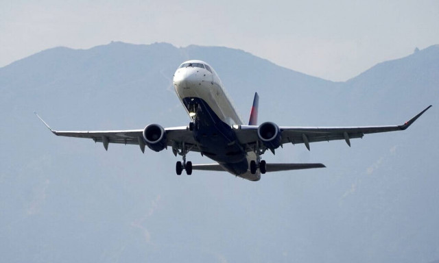 Στο Ρέικιαβικ αεροπλάνο που εκτελούσε την πτήση Αθήνα - Νέα Υόρκη λόγω τραυματισμού του πιλότου