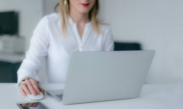 ΕΚΚΕ: 80 προσλήψεις, αποκλειστικά για γυναίκες