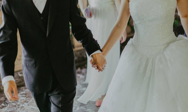 Βρέθηκε παντρεμένη εν αγνοία της - Αλλοδαπός εξαπάτησε τις Αρχές για να πάρει άδεια παραμονής