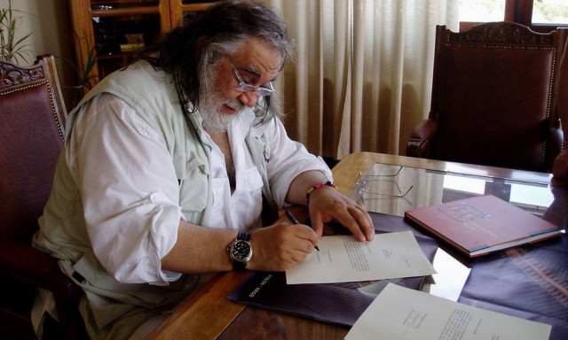 Βαγγέλης Παπαθανασίου: Ποιος ήταν ο σπουδαίος συνθέτης - Η ζωή και τα έργα του (vids)