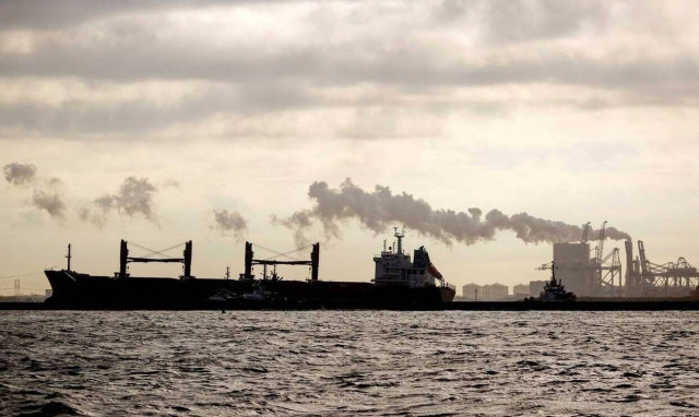 Κυρίαρχοι των θαλασσών παραμένουν οι Έλληνες εφοπλιστές