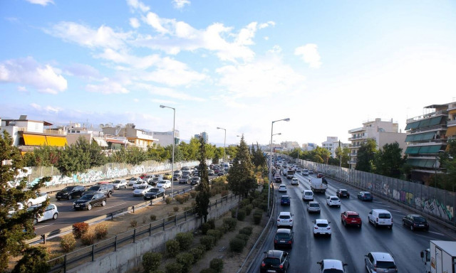 Κίνηση live: «Κολλημένος» ο Κηφισός - Πού έχει καθυστερήσεις
