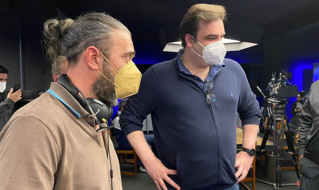 Κυριάκος Πιερρακάκης: Στα γυρίσματα της σειράς «Έτερος Εγώ»