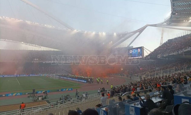 Τελικός Κυπέλλου Ελλάδας: «Κόλαση» το ΟΑΚΑ πριν το Παναθηναϊκός - ΠΑΟΚ και καθυστέρηση στη σέντρα