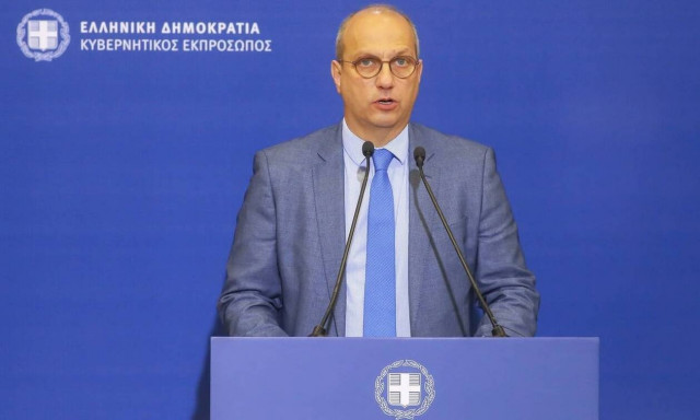 The government will be on the side of people for as long as the energy crisis lasts, Economou says