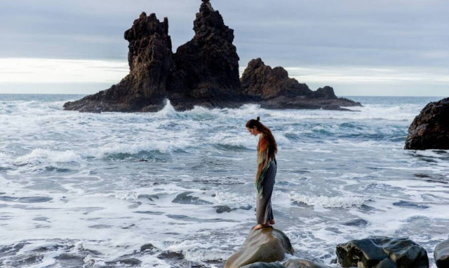 «Λένε πως όταν πεθαίνει ένας άνθρωπος, το πρώτο πράγμα που ξεχνάς είναι η φωνή του…»