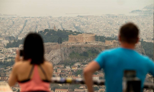 Καιρός για μπάνιο! Ηλιοφάνεια σχεδόν σε όλη τη χώρα – Πού αναμένονται βροχές