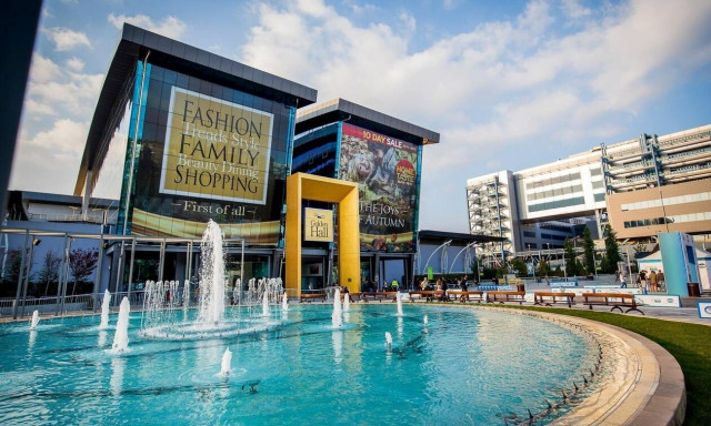 Στην Lamda Development το 100% της Lamda Malls
