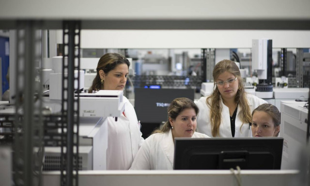 Ευλογιά των πιθήκων: Χωρίς φρένο η εξάπλωση - Επανέρχονται μάσκες, καραντίνες και εμβόλια