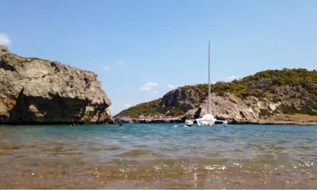 Μυλοκοπή: Η εξωτική παραλία της Κορινθίας