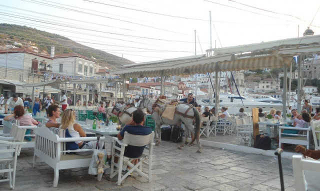 Κανονική Άδεια: Πόσες ημέρες δικαιούστε - Tι ισχύει με το επίδομα