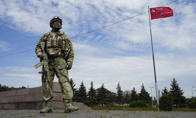 Ρωσία: Έκτακτο νομοσχέδιο για κατάργηση ηλικιακού ορίου στις κατατάξεις στο στρατό