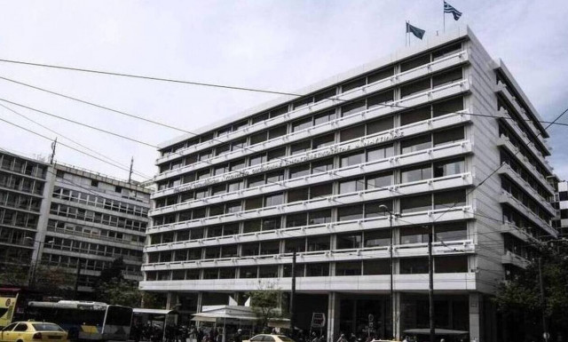 Υπέρβαση 755 εκατ. ευρώ στα έσοδα από τον ΦΠΑ λόγω της εκτίναξης των τιμών καυσίμων