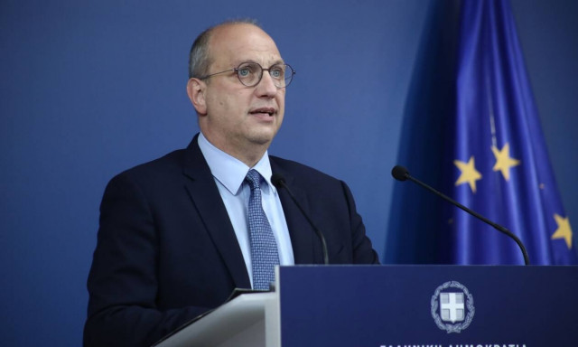 Γιάννης Οικονόμου: Δείτε live την ενημέρωση των πολιτικών συντακτών