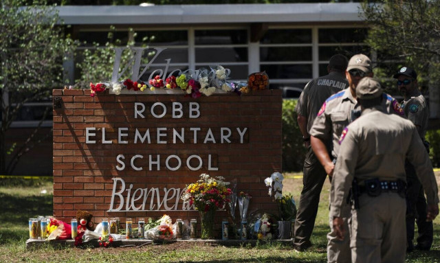 Μακελειό σε σχολείο στο Τέξας: Λιγοστές ελπίδες πως θα υπάρξει αυστηρότερη νομοθεσία για τα όπλα