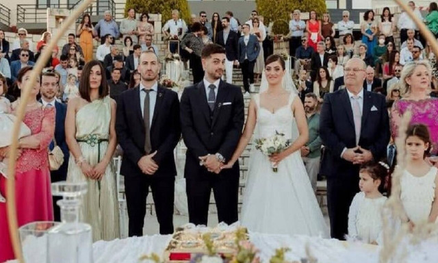 Επιχειρηματίες και εκπαιδευτικοί σε κρητικό γάμο με τα όλα του!