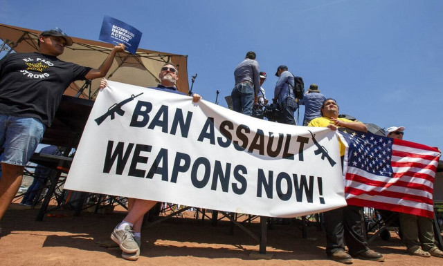 CDC: Τα όπλα έχουν γίνει η βασική αιτία θανάτου των νέων Αμερικανών