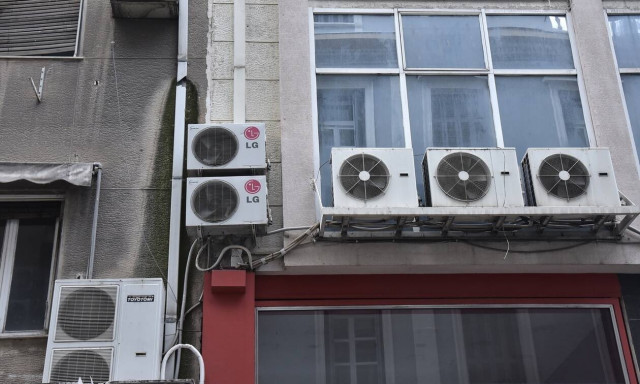 Εξοικονόμηση ενέργειας: Εξετάζεται «κόφτης» στη χρήση κλιματιστικών στο Δημόσιο