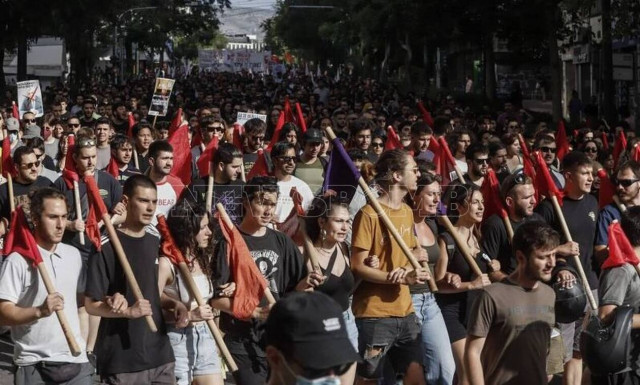Κλειστό το κέντρο της Αθήνας από πορεία διαμαρτυρίας φοιτητών