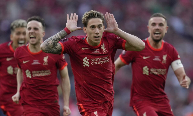 Τσιμίκας: «Όταν παίζαμε στους δρόμους, λέγαμε ότι ήμασταν στον τελικό του Champions League» (vid)