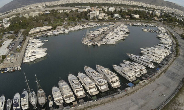 Καταδίωξη και πυροβολισμοί στη μαρίνα Γλυφάδας μέρα - μεσημέρι!