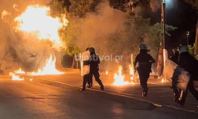 Νύχτα έντασης στη Θεσσαλονίκη – Πεδίο μάχης και πάλι το ΑΠΘ (vid)