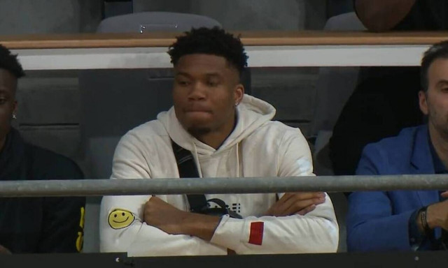 Γιάννης Αντετοκούνμπο: Στη Γαλλία για να δει τον Κώστα Αντετοκούνμπο στο Βιλερμπάν - Σολέ (vid)