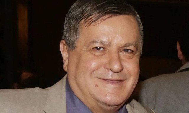 Γιάννης Καπετάνιος: Ζει τον έρωτα με θαυμάστριά του 