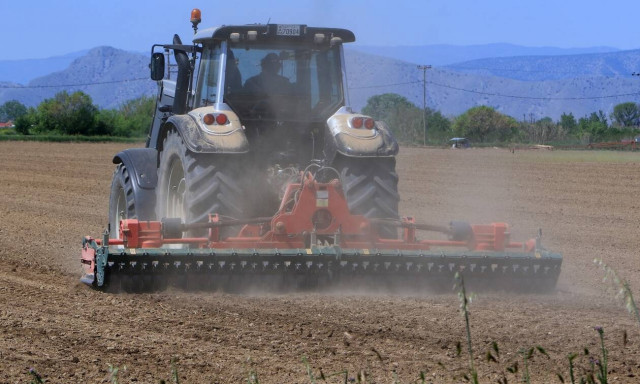 Τραγωδία στην Κρήτη: Νεκρός αγρότης - Καταπλακώθηκε από το τρακτέρ λίγα μέτρα από το σπίτι του