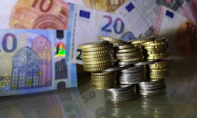 Αυξήσεις θα λάβουν 500.000 δημόσιοι υπάλληλοι και συνταξιούχοι από τις αρχές του 2023