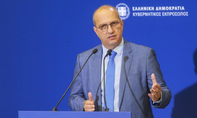 Γιάννης Οικονόμου: Δείτε live την ενημέρωση των πολιτικών συντακτών