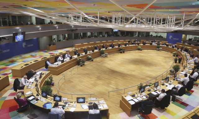 Συμβούλιο ΕΕ: Επιτεύχθηκε συμφωνία για την επιβολή εμπάργκο στο πετρέλαιο της Ρωσίας