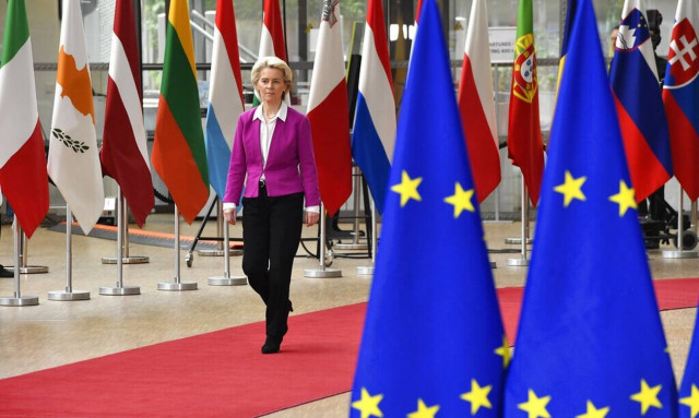 Σύνοδος Κορυφής: Η ΕΕ θα μειώσει κατά 90% τις εισαγωγές πετρελαίου από τη Ρωσία εντός του 2022