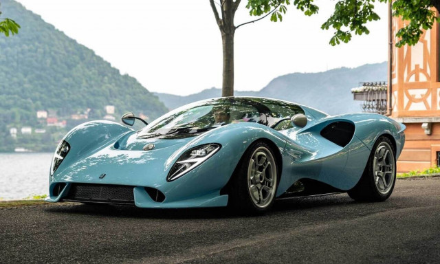 Όταν η De Tomaso P72 πήγε στη λίμνη του Κόμο