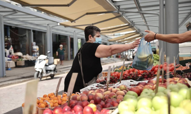 Η ακρίβεια στο «κόκκινο» σε αρτοποιία, λαϊκές αγορές, βενζινάδικα - Νέα μέτρα εξετάζει η κυβέρνηση
