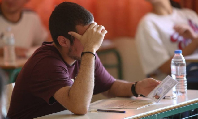 Πανελλαδικές Εξετάσεις 2022: Οι τέσσερις παράγοντες που επηρεάζουν τις βάσεις