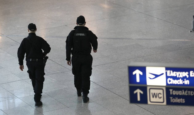 Στο «Ελ. Βενιζέλος» συνέλαβαν 28χρονο μοντέλο για εργαστήριο παρασκευής ναρκωτικών