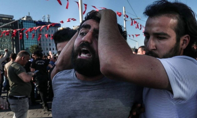 Τουρκία: Συλλήψεις και επεισόδια στην πλατεία Ταξίμ - «Να φύγει ο Ερντογάν»