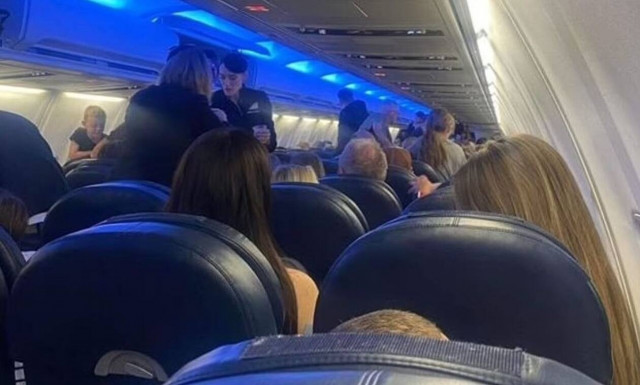 Βρετανία: Χαμός σε αεροδρόμιο - Κάλεσαν την αστυνομία για να απεγκλωβίσει ξεχασμένους επιβάτες!