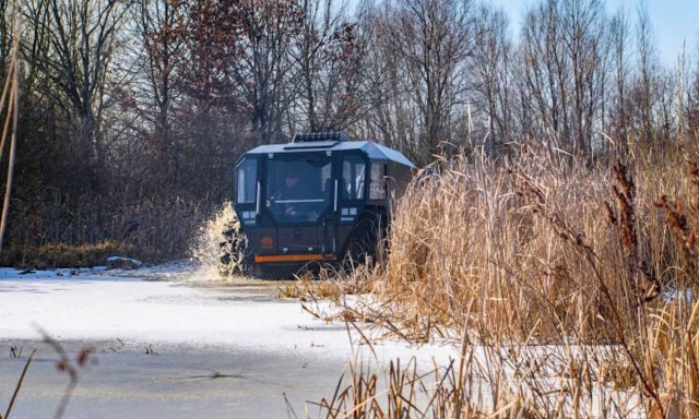 Το Sherp είναι ένα όχημα παντός εδάφους. Στην κυριολεξία.