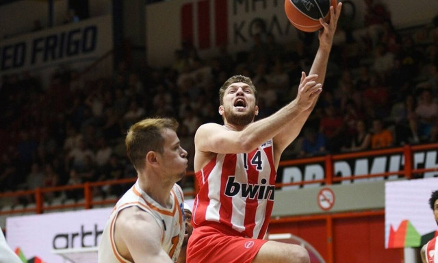 Basket League: Δεύτερη «100άρα» και 2-0 ο Ολυμπιακός – Τα highlights των playoffs