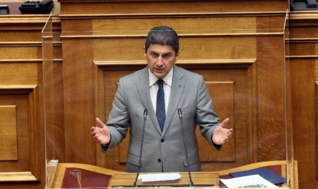 Δεκτή κατά πλειοψηφία η τροπολογία για την επαγγελματική διαιτησία στο ποδόσφαιρο